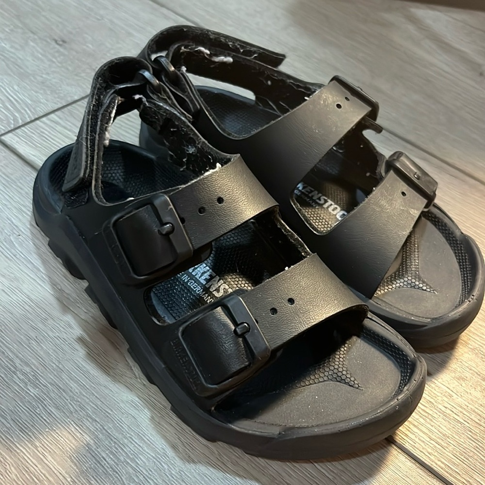 Toddler boy Birkenstock Milano Essential sandals size c10 black